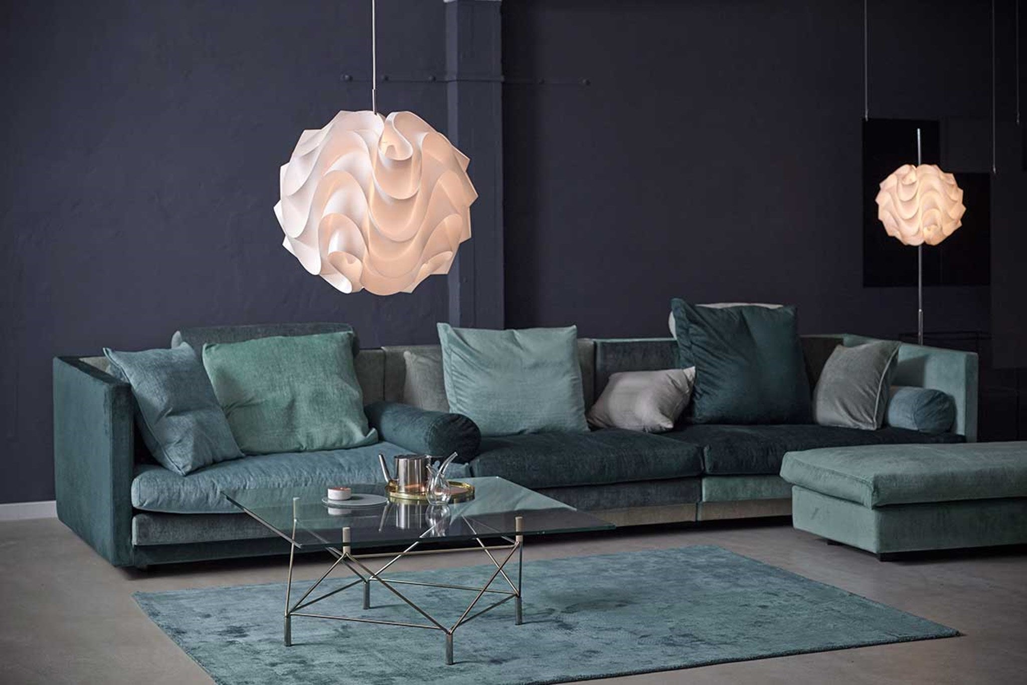 LeKlin172_pendant_lifestyle1