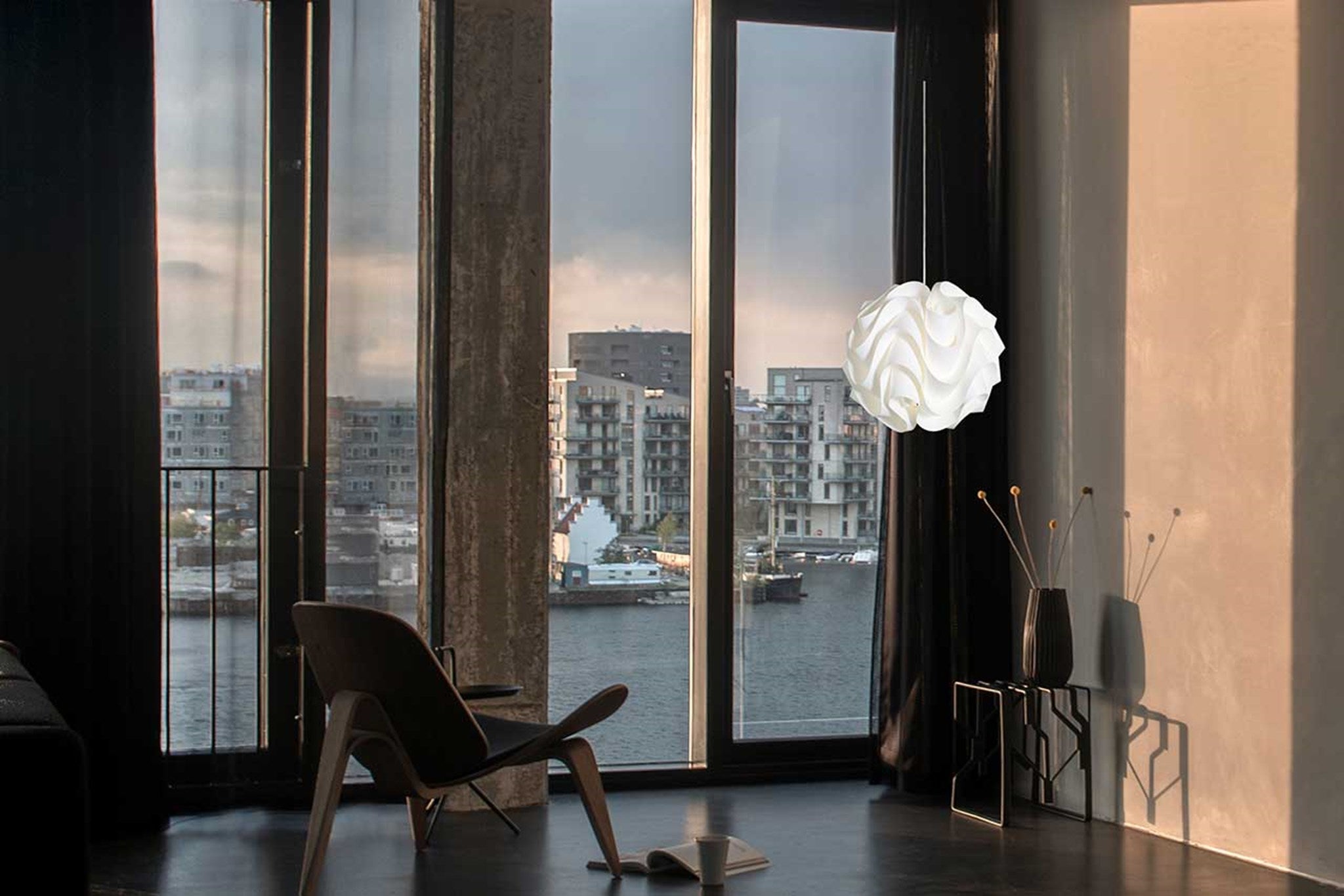 LeKlin172_pendant_lifestyle3