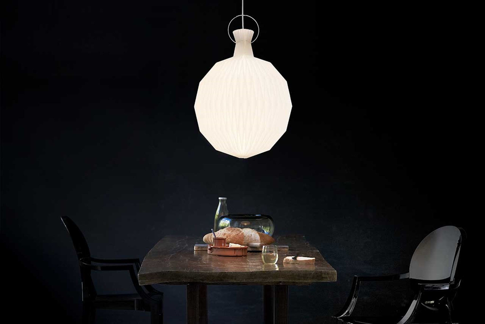 LeKlint101_pendant_org_hang-up_lifestyle.1